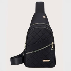 🎉HP🎉 Quilted Adjustable Sling Bag in Black